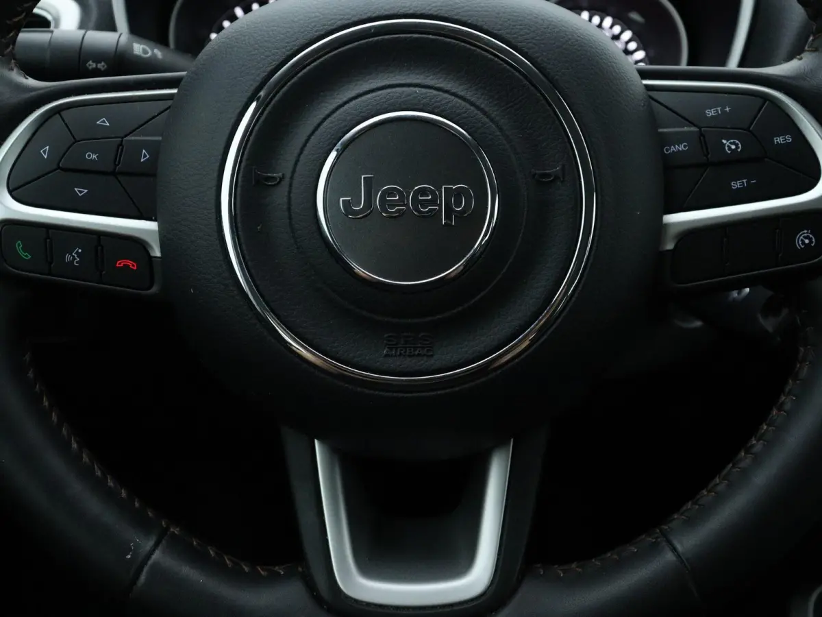 1.4 MultiAir Longitude | HALF-LEDER | NAVIGATIE | ACHTERUITRIJCAMERA | CLIMATE CONTROL | CRUISE CONTROL | PARKEERSENSOREN | CRUISE CONTROL |