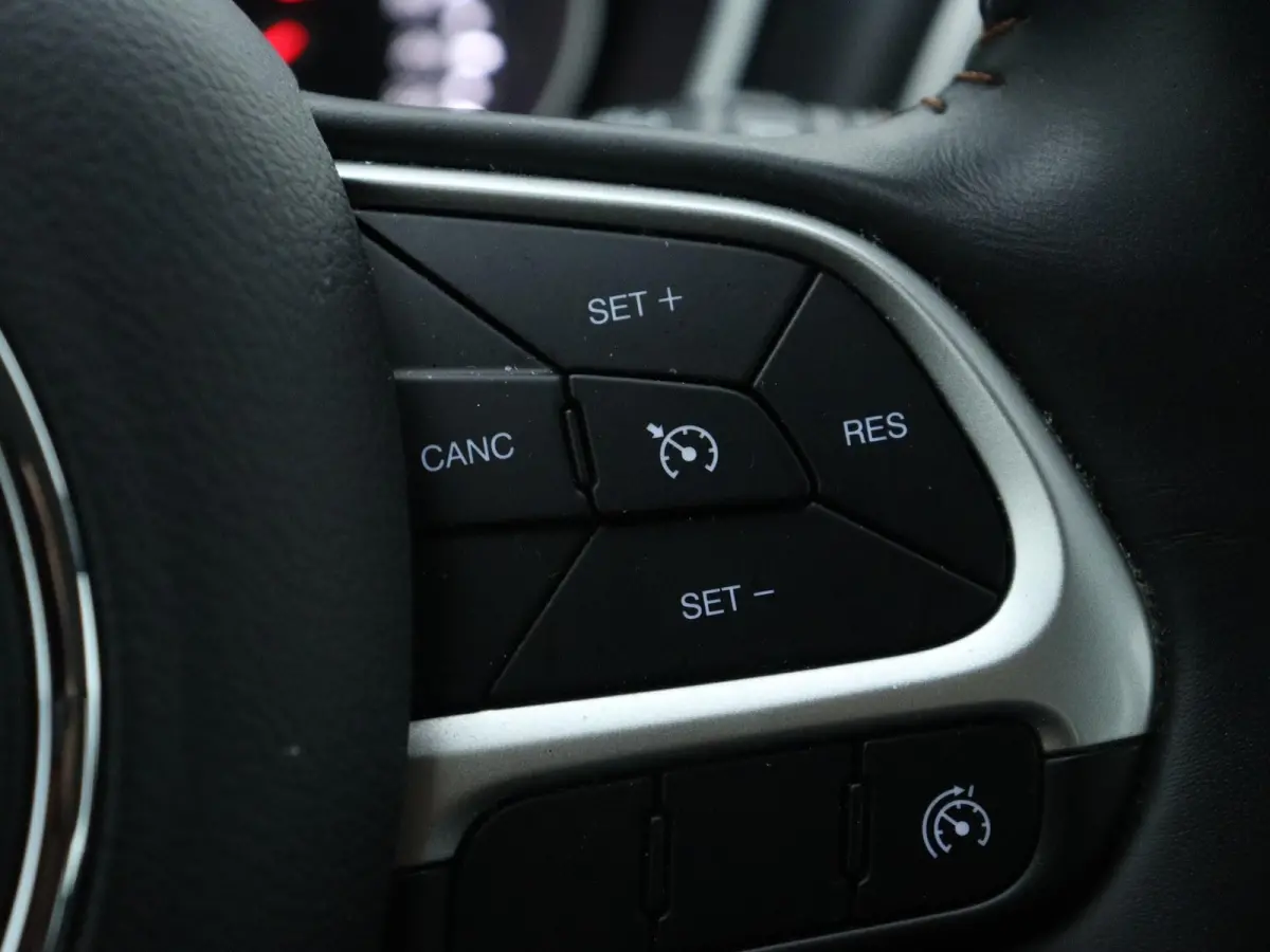 1.4 MultiAir Longitude | HALF-LEDER | NAVIGATIE | ACHTERUITRIJCAMERA | CLIMATE CONTROL | CRUISE CONTROL | PARKEERSENSOREN | CRUISE CONTROL |