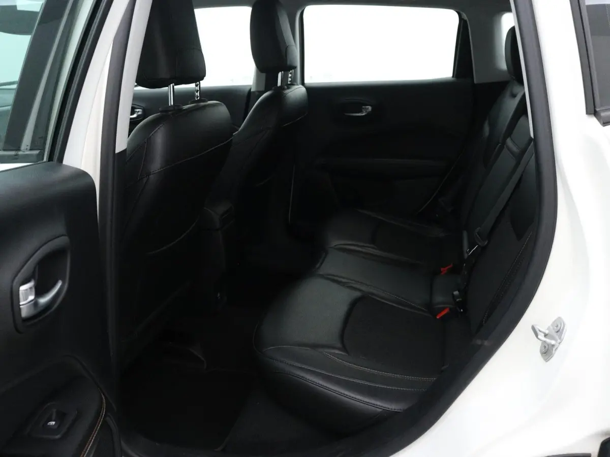 1.4 MultiAir Longitude | HALF-LEDER | NAVIGATIE | ACHTERUITRIJCAMERA | CLIMATE CONTROL | CRUISE CONTROL | PARKEERSENSOREN | CRUISE CONTROL |