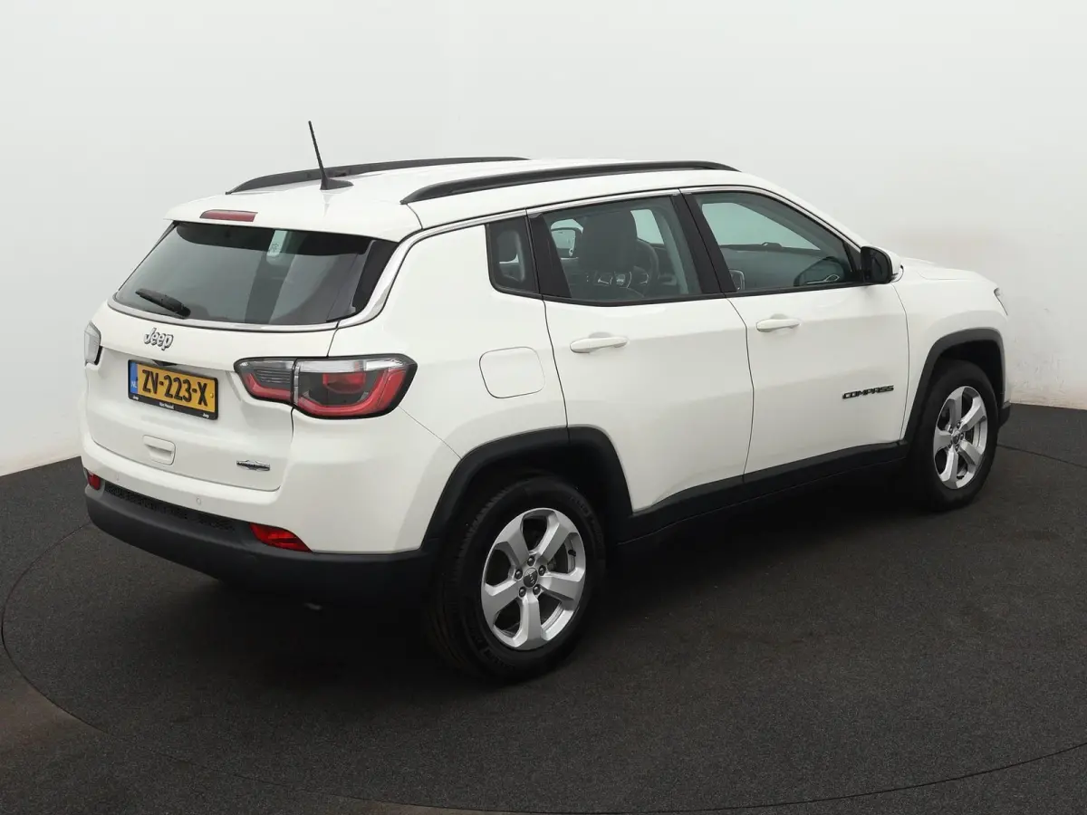 1.4 MultiAir Longitude | HALF-LEDER | NAVIGATIE | ACHTERUITRIJCAMERA | CLIMATE CONTROL | CRUISE CONTROL | PARKEERSENSOREN | CRUISE CONTROL |