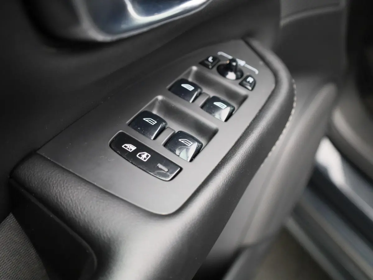 2.0 T8 4WD Geartronic Inscription 7-Persoons | Apple Carplay / Android Auto | Stoelverwarming | Stuurverwarming | Memory Seats | Achteruitrijcamera | Parkeersensoren |