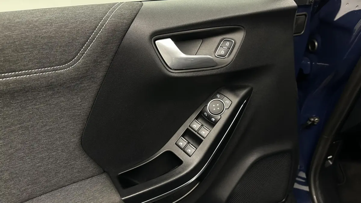 1.0 EcoBoost Titanium NAVI CRUISE LM ECC CARPLAY.