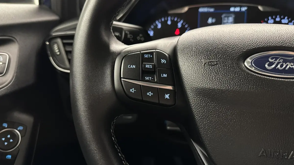 1.0 EcoBoost Titanium NAVI CRUISE LM ECC CARPLAY.