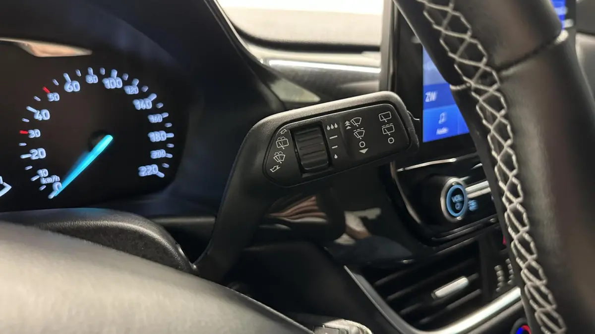 1.0 EcoBoost Titanium NAVI CRUISE LM ECC CARPLAY.