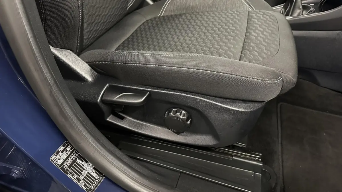 1.0 EcoBoost Titanium NAVI CRUISE LM ECC CARPLAY.