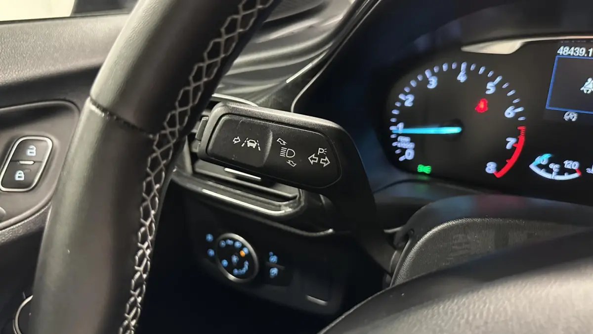 1.0 EcoBoost Titanium NAVI CRUISE LM ECC CARPLAY.