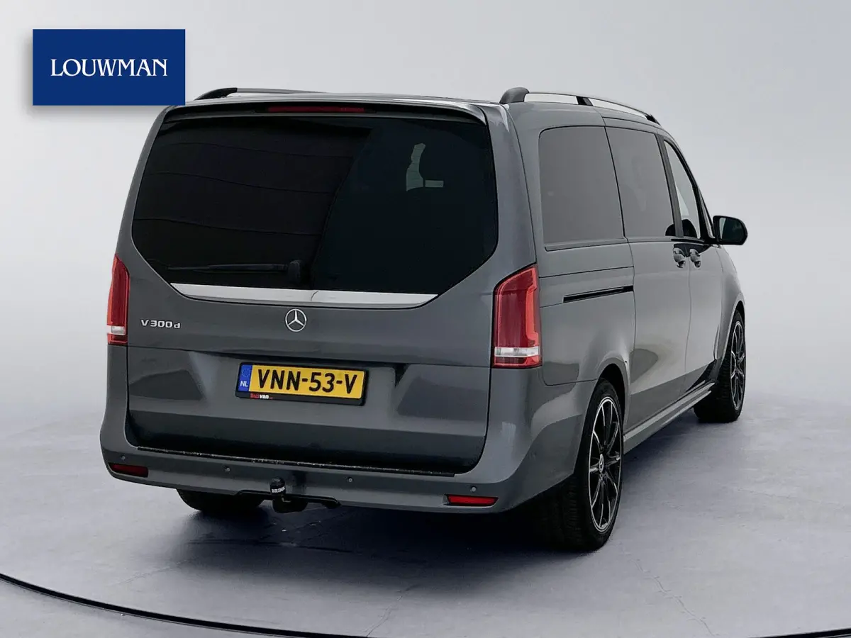 300d Lang DC Avantgarde AMG line Leder Brabus velgen Airmatic Elektrische schuifdeuren 360 camera Navigatie Trekhaak afneembaar