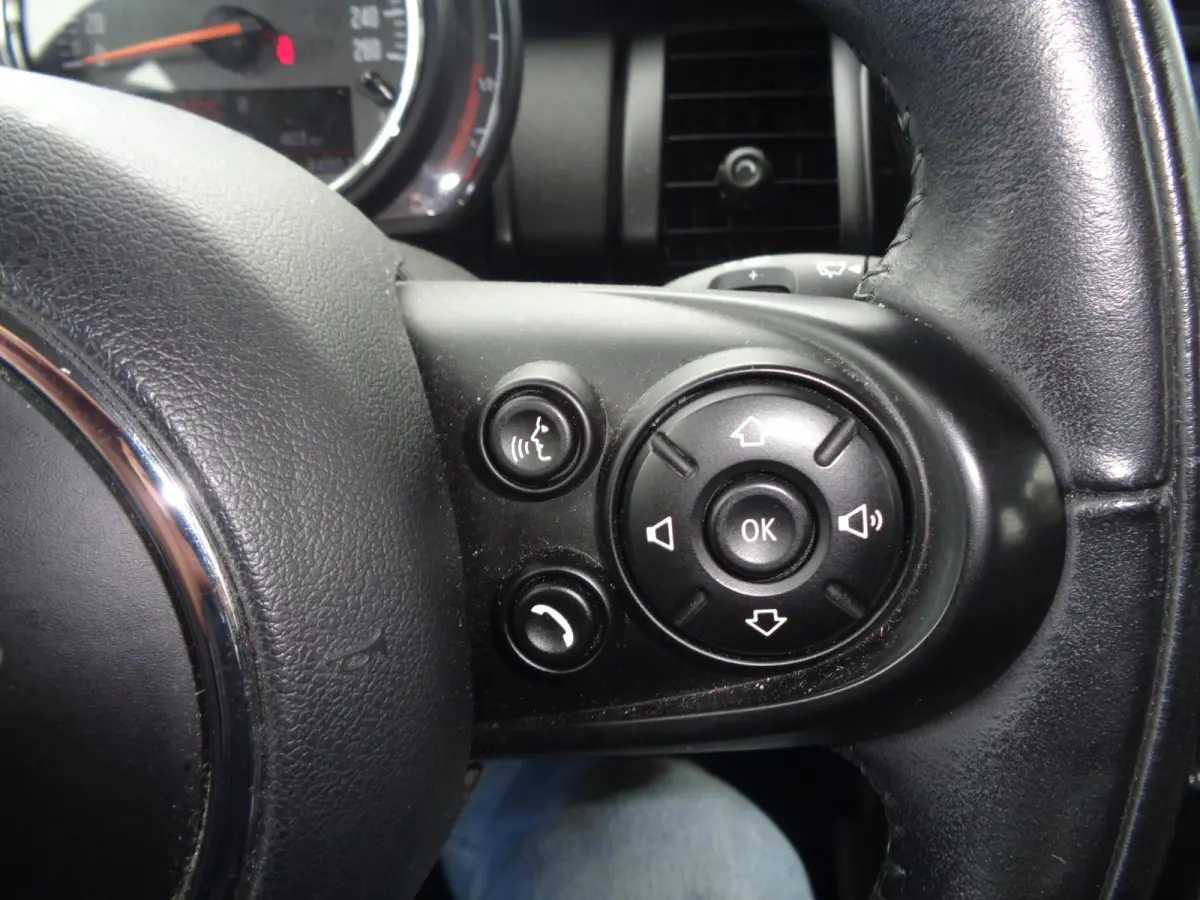 1.5 One First Airco, Navigatie, Carplay, LM velgen 17 inch