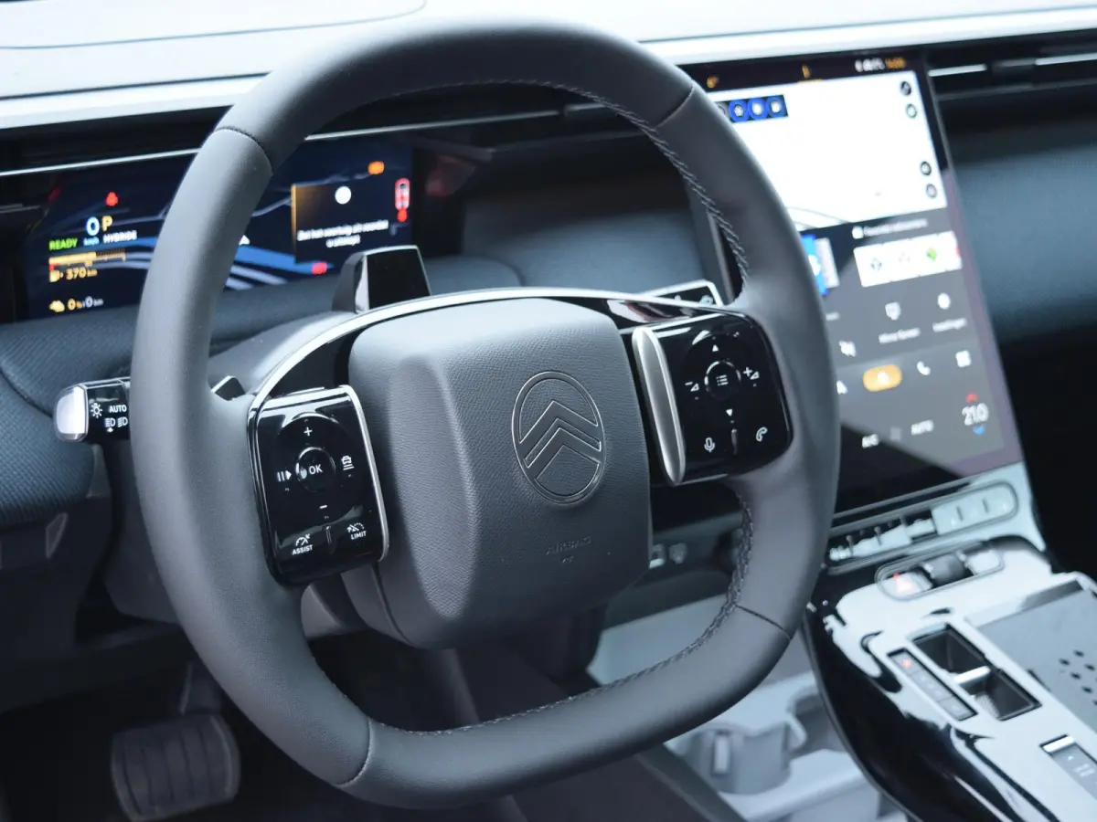 1.6 Plug-In Hybrid 195 Business 19" LICHTMETALEN VELGEN | CLIMATE CONTROL | PARKEERSENSOREN MET CAMERA | NAVI