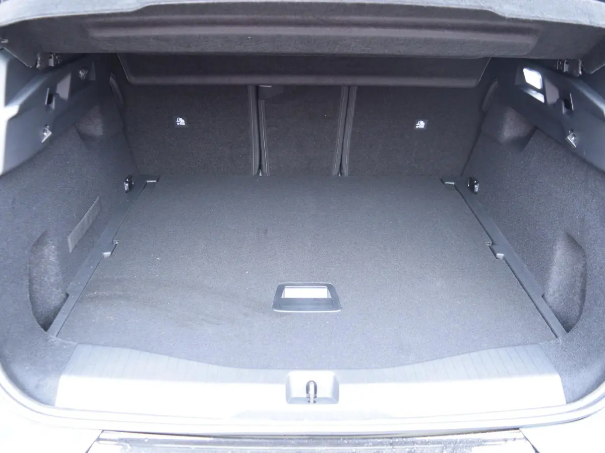 1.6 Plug-In Hybrid 195 Business 19" LICHTMETALEN VELGEN | CLIMATE CONTROL | PARKEERSENSOREN MET CAMERA | NAVI