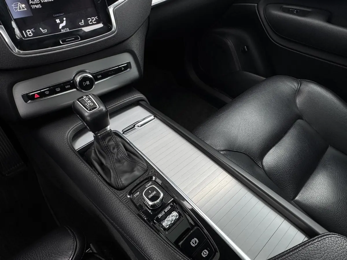 2.0 D5 AWD Inscription|PANO|Head-up|Memory|Leder|Camera|