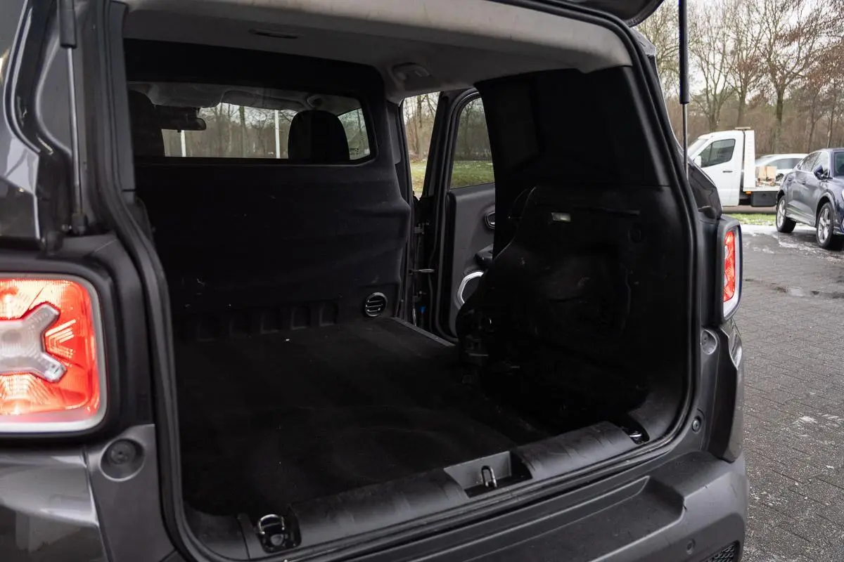 1.6 MultiJet Limited Aut.|Euro 6|GrijsKenteken|BTW|Org NL NAP|Trekhaak|2e Eig|Airco|Camera|Keyless|Cruise|Dealer Onderhouden