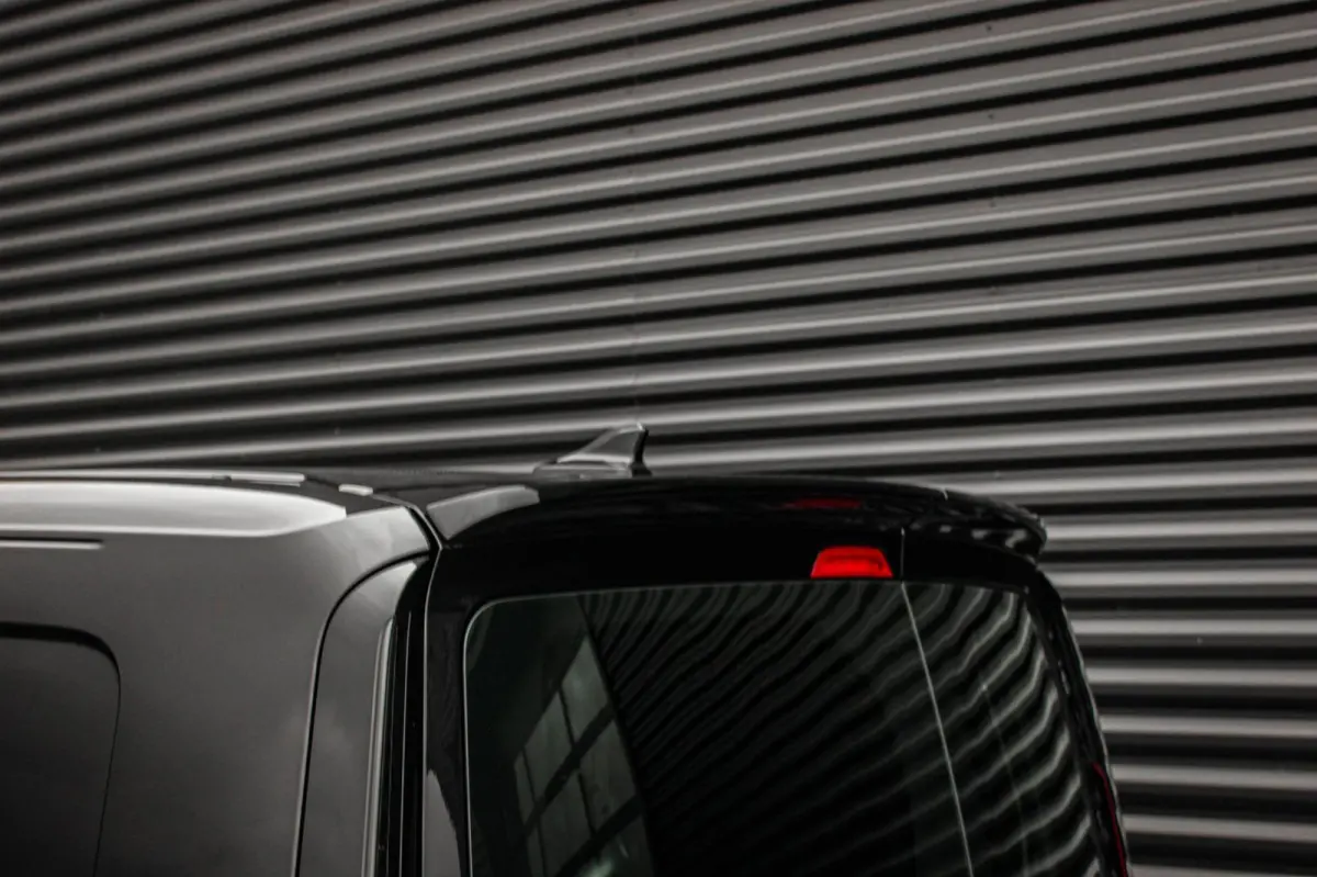 2.0 TDI 122PK DSG JB- EDITION / MAXTRON / SIDE- BARS / VERLAAGD / ELEK- PAKKET / PDC / CAMERA / BLACK OPS