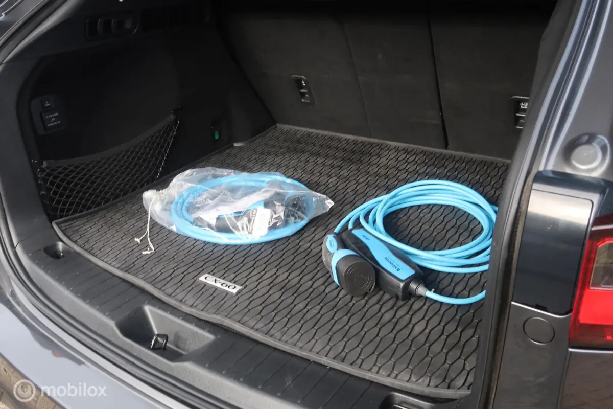 2.5 e-SkyActiv PHEV Homura TREKHAAK, PANODAK