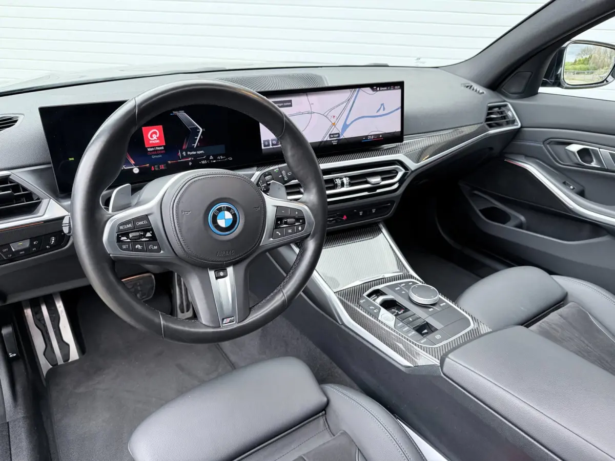 330e M-Sport PRO|PANO|ACC|T.HAAK|MEMORY|CARBON|