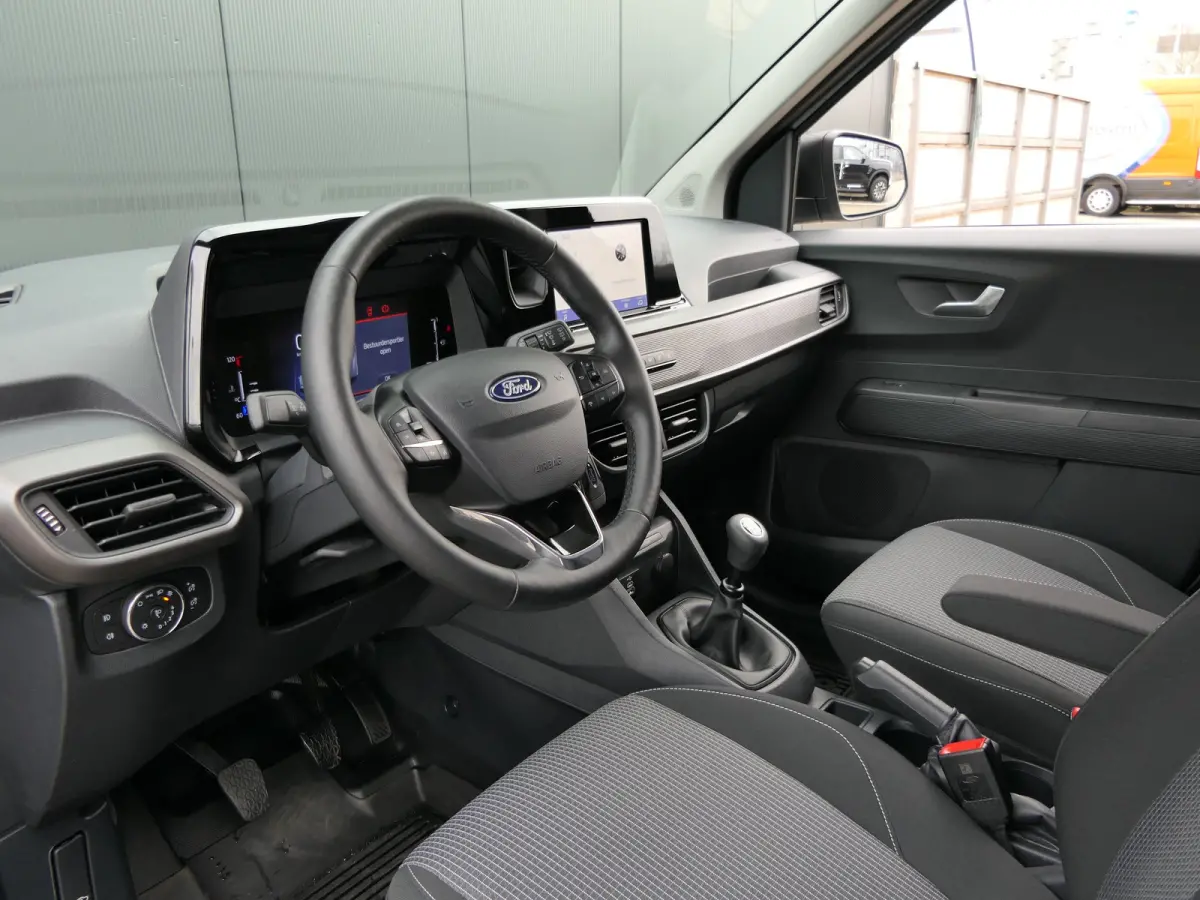 1.0 EcoBoost Trend | Winterpack | Camera | Schuifdeur | CarPlay/Android Auto | Parkeersensoren | Cruise Control | DAB