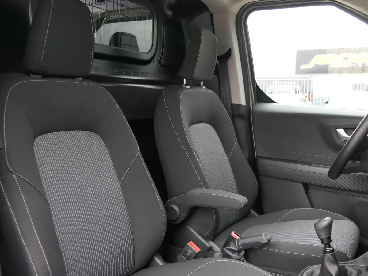 1.0 EcoBoost Trend | Winterpack | Camera | Schuifdeur | CarPlay/Android Auto | Parkeersensoren | Cruise Control | DAB