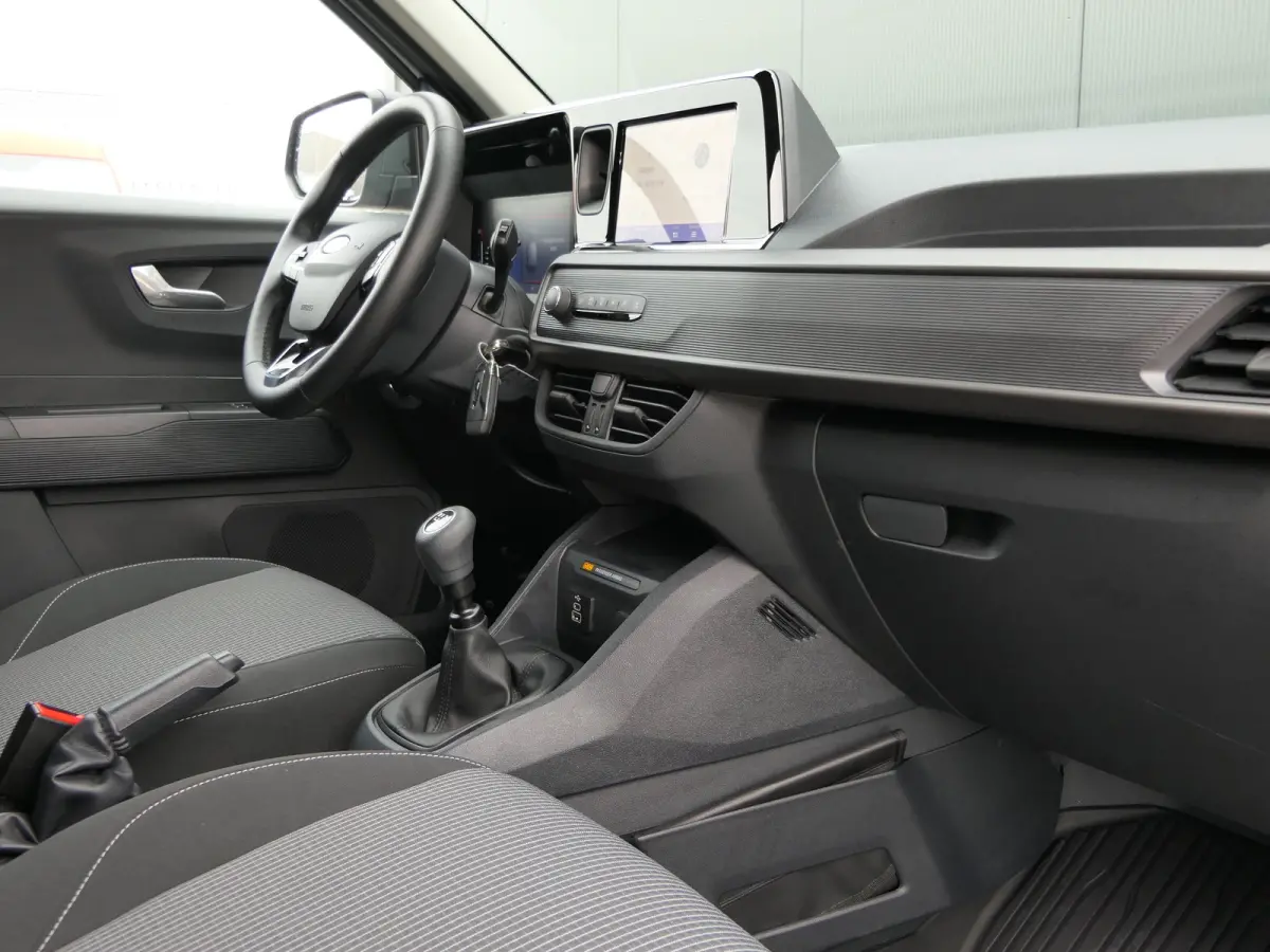 1.0 EcoBoost Trend | Winterpack | Camera | Schuifdeur | CarPlay/Android Auto | Parkeersensoren | Cruise Control | DAB