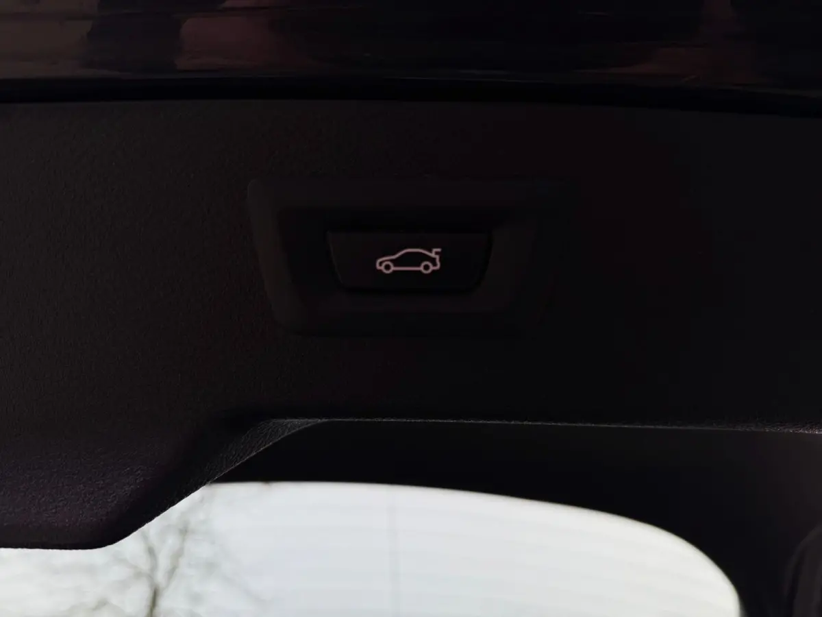 XDrive30d High Executive 258PK|Full Led|Proff Navi|Kantel/Schuifdak|HarmanKardon|Memmory|HUD|Leder|StoelVW|AUT|Flippers