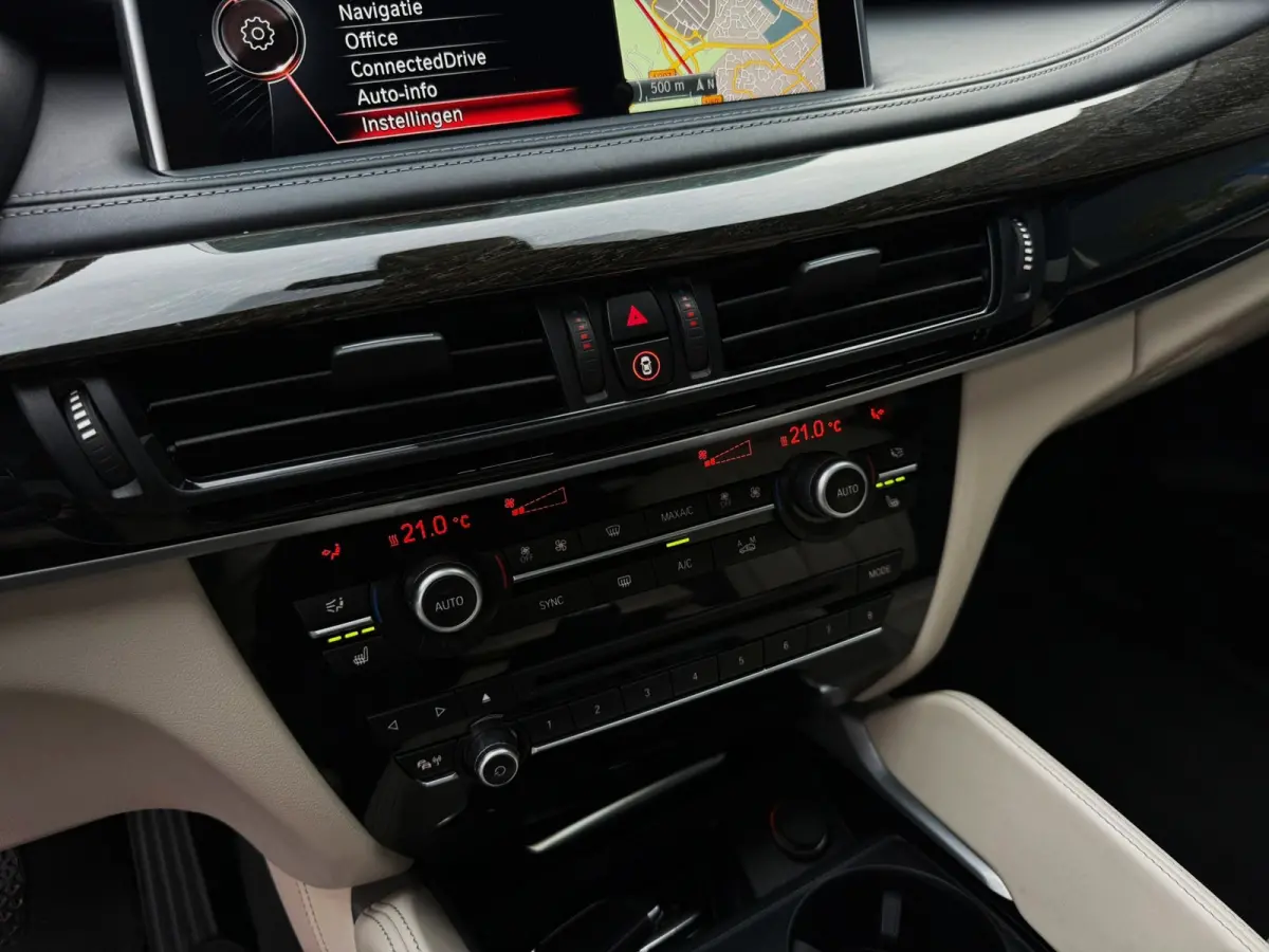 XDrive30d High Executive 258PK|Full Led|Proff Navi|Kantel/Schuifdak|HarmanKardon|Memmory|HUD|Leder|StoelVW|AUT|Flippers