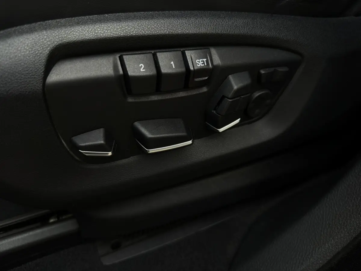 XDrive30d High Executive 258PK|Full Led|Proff Navi|Kantel/Schuifdak|HarmanKardon|Memmory|HUD|Leder|StoelVW|AUT|Flippers