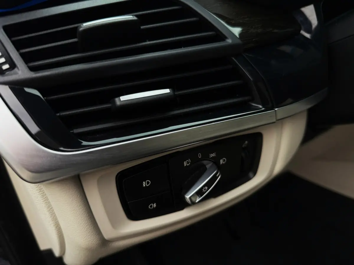 XDrive30d High Executive 258PK|Full Led|Proff Navi|Kantel/Schuifdak|HarmanKardon|Memmory|HUD|Leder|StoelVW|AUT|Flippers