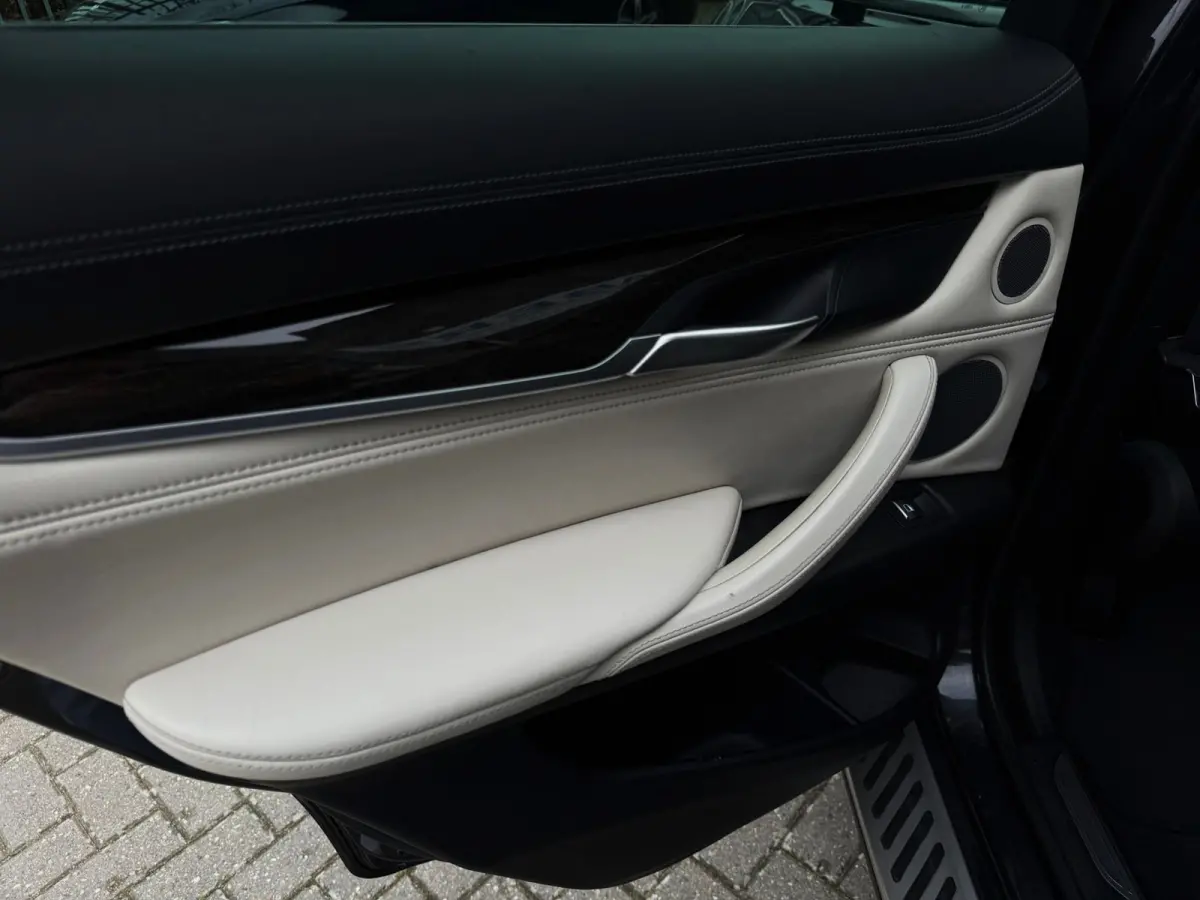 XDrive30d High Executive 258PK|Full Led|Proff Navi|Kantel/Schuifdak|HarmanKardon|Memmory|HUD|Leder|StoelVW|AUT|Flippers