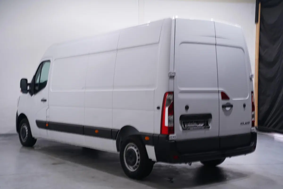 2.3 dCi 135 pk L3H2 Navi v.a. 388,- p/mnd Airco ECC, 270gr Achterdeuren, Cruise control, PDC achter, 3-Zits