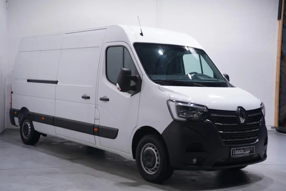 2.3 dCi 135 pk L3H2 Navi v.a. 388,- p/mnd Airco ECC, 270gr Achterdeuren, Cruise control, PDC achter, 3-Zits
