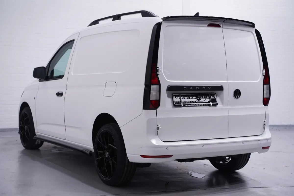 1.5 TSI 115 pk BENZINE Black&White Edition 19" LMV, Spoilers V+A, Airco, Bumpers in Kleur, Cruise Control, 2-Zits