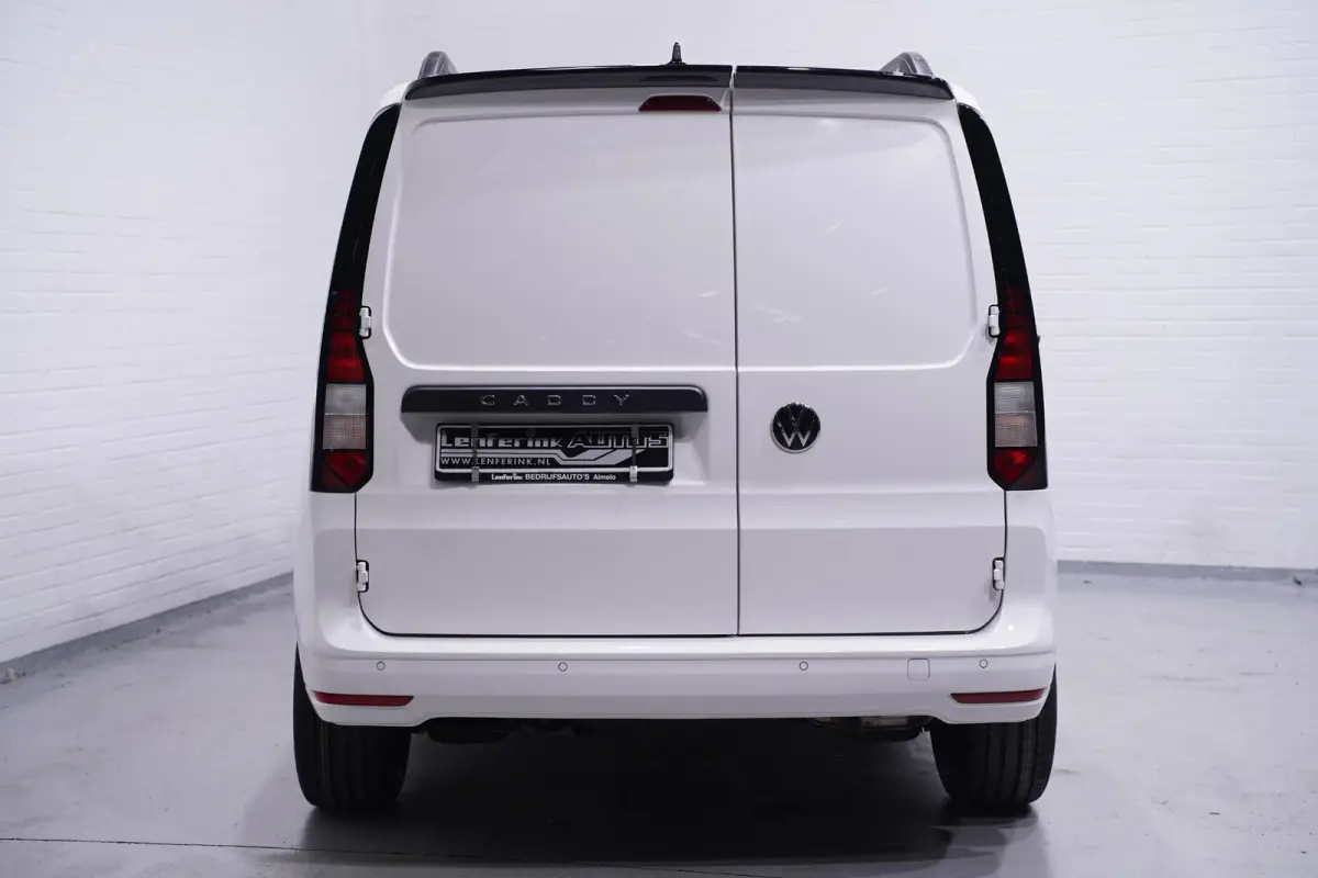 1.5 TSI 115 pk BENZINE Black&White Edition 19" LMV, Spoilers V+A, Airco, Bumpers in Kleur, Cruise Control, 2-Zits