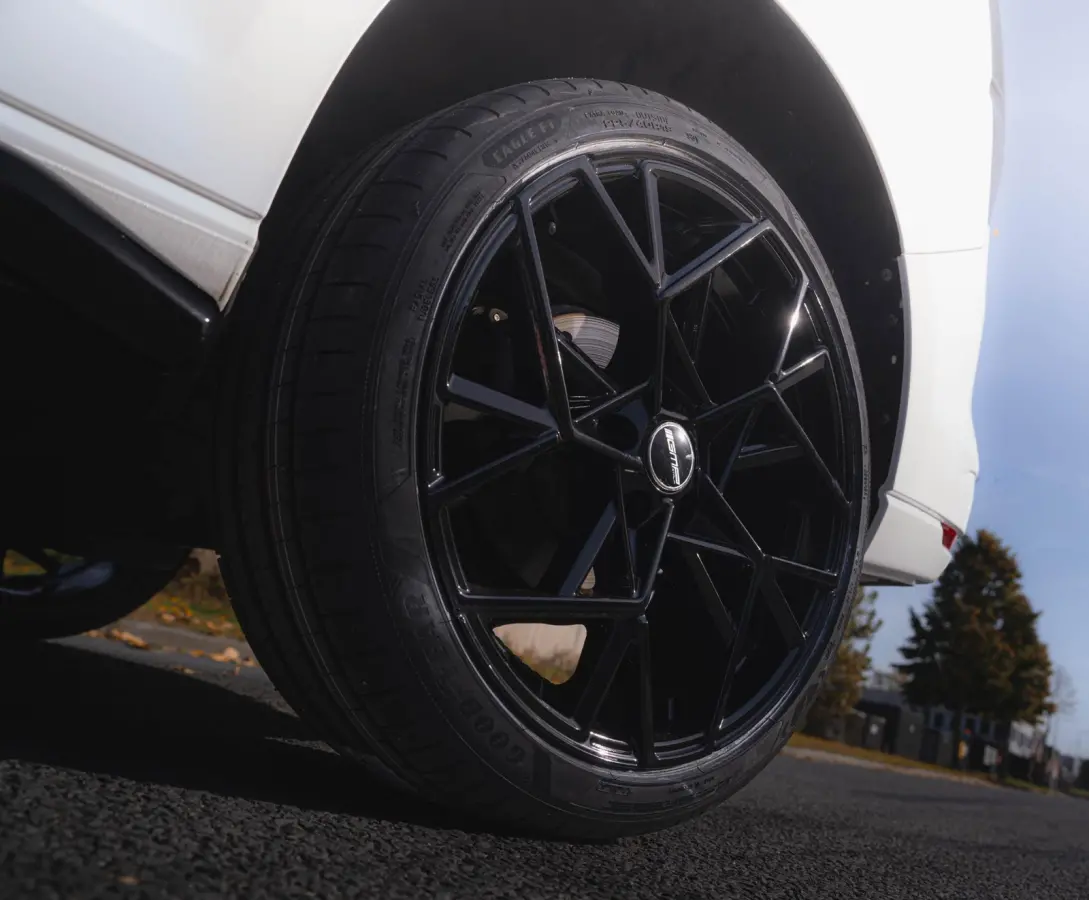 1.5 TSI 115 pk BENZINE Black&White Edition 19" LMV, Spoilers V+A, Airco, Bumpers in Kleur, Cruise Control, 2-Zits