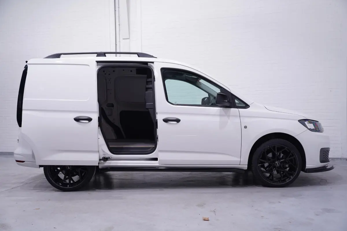 1.5 TSI 115 pk BENZINE Black&White Edition 19" LMV, Spoilers V+A, Airco, Bumpers in Kleur, Cruise Control, 2-Zits