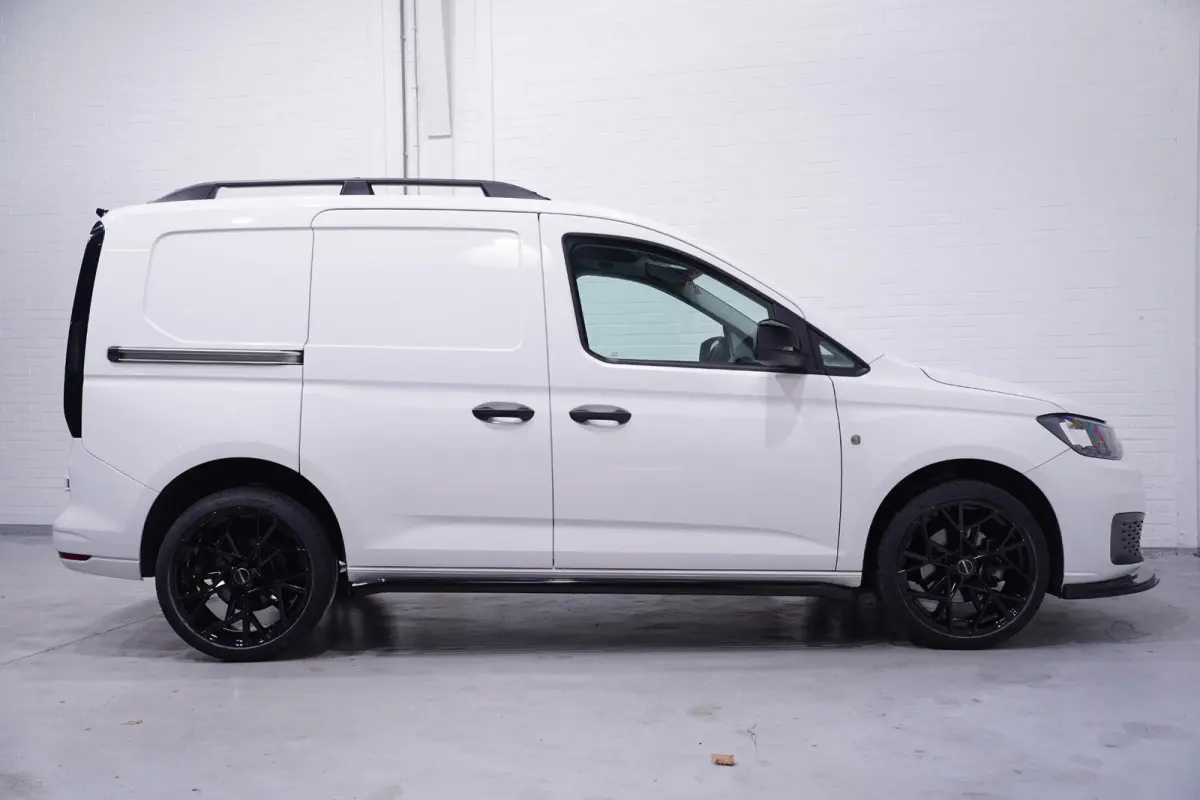 1.5 TSI 115 pk BENZINE Black&White Edition 19" LMV, Spoilers V+A, Airco, Bumpers in Kleur, Cruise Control, 2-Zits