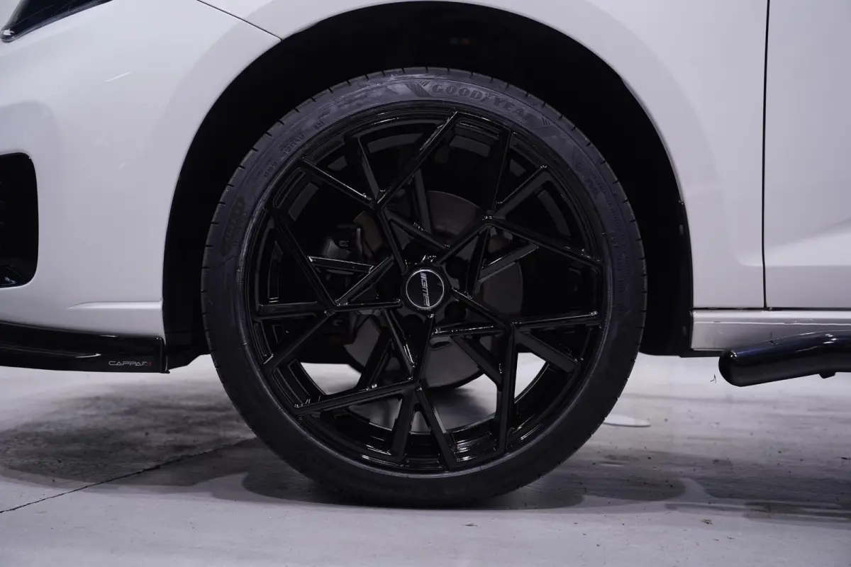 1.5 TSI 115 pk BENZINE Black&White Edition 19" LMV, Spoilers V+A, Airco, Bumpers in Kleur, Cruise Control, 2-Zits