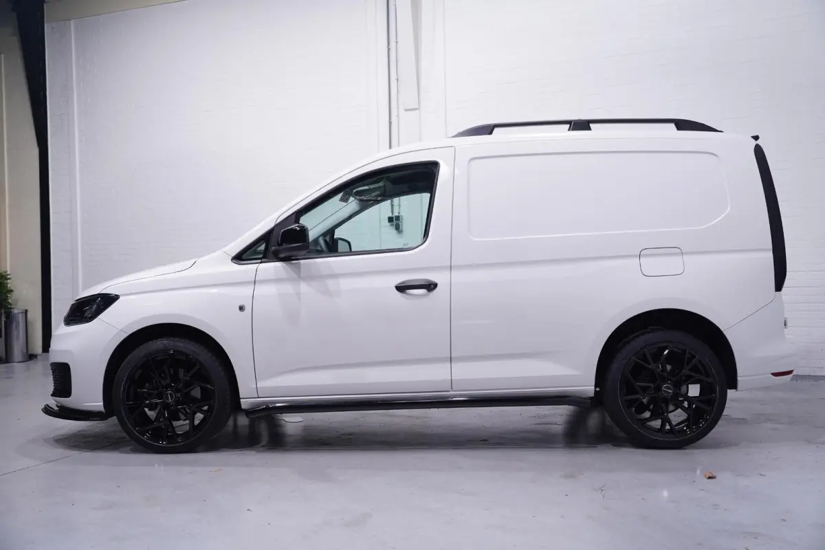 1.5 TSI 115 pk BENZINE Black&White Edition 19" LMV, Spoilers V+A, Airco, Bumpers in Kleur, Cruise Control, 2-Zits