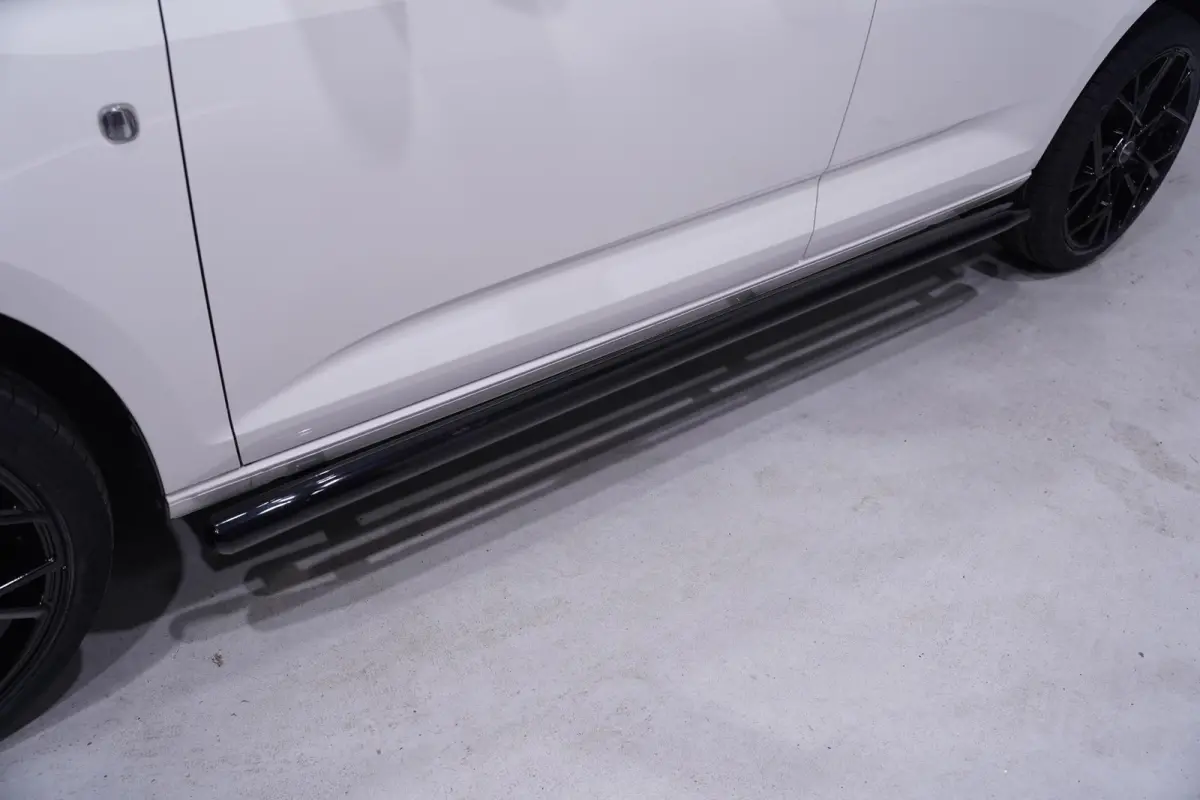 1.5 TSI 115 pk BENZINE Black&White Edition 19" LMV, Spoilers V+A, Airco, Bumpers in Kleur, Cruise Control, 2-Zits
