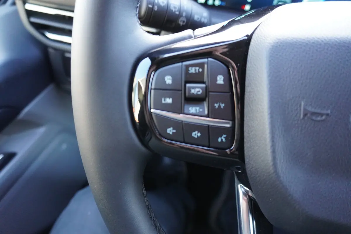 320L 2.0 TDCI 170PK L2H1 Limited DubbelCabine Automaat Schuifdeur L/R Nr. V062 | Airco | Adap.Cruise | Navi | Camera