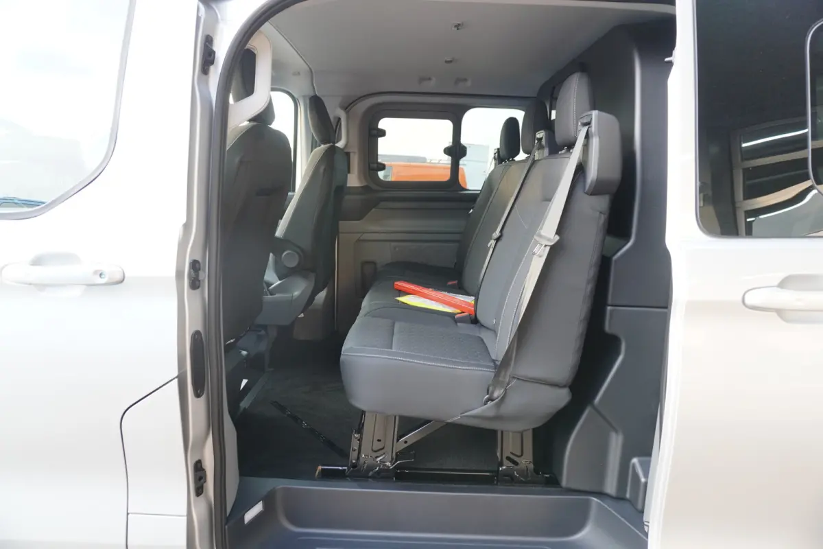 320L 2.0 TDCI 170PK L2H1 Limited DubbelCabine Automaat Schuifdeur L/R Nr. V062 | Airco | Adap.Cruise | Navi | Camera