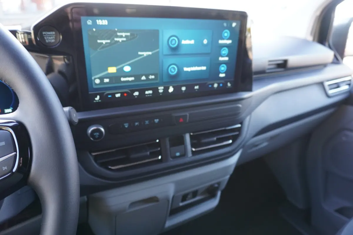 320L 2.0 TDCI 170PK L2H1 Limited DubbelCabine Automaat Schuifdeur L/R Nr. V062 | Airco | Adap.Cruise | Navi | Camera