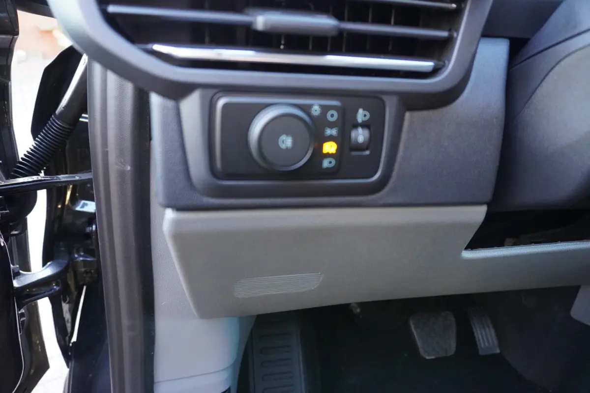 320L 2.0 TDCI 170PK L2H1 Limited DubbelCabine Automaat Schuifdeur L/R Nr. V062 | Airco | Adap.Cruise | Navi | Camera