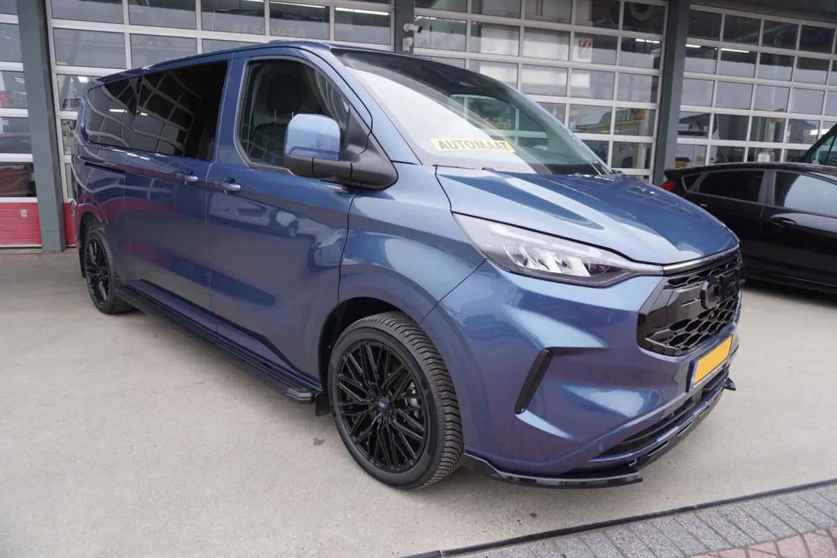 320L 2.0 TDCI 170PK L2H1 Limited Automaat Nr. V018 | Airco | adap.Cruise | Navi | Camera | Blis | 20 inch Lm Velgen Raptor grill /Site steps met verlichting