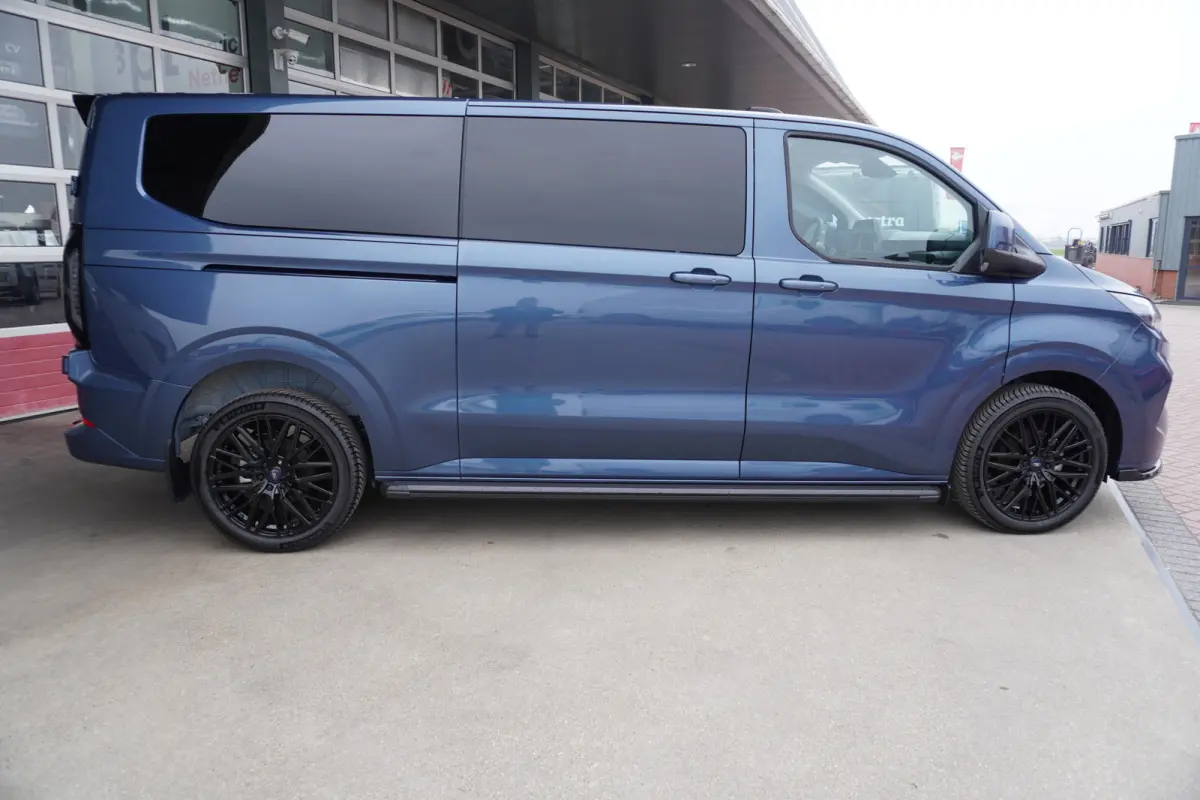 320L 2.0 TDCI 170PK L2H1 Limited Automaat Nr. V018 | Airco | adap.Cruise | Navi | Camera | Blis | 20 inch Lm Velgen Raptor grill /Site steps met verlichting