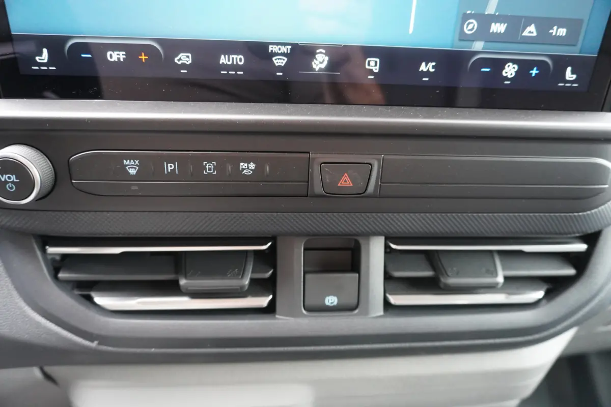 320L 2.0 TDCI 170PK L2H1 Limited Automaat Nr. V018 | Airco | adap.Cruise | Navi | Camera | Blis | 20 inch Lm Velgen Raptor grill /Site steps met verlichting