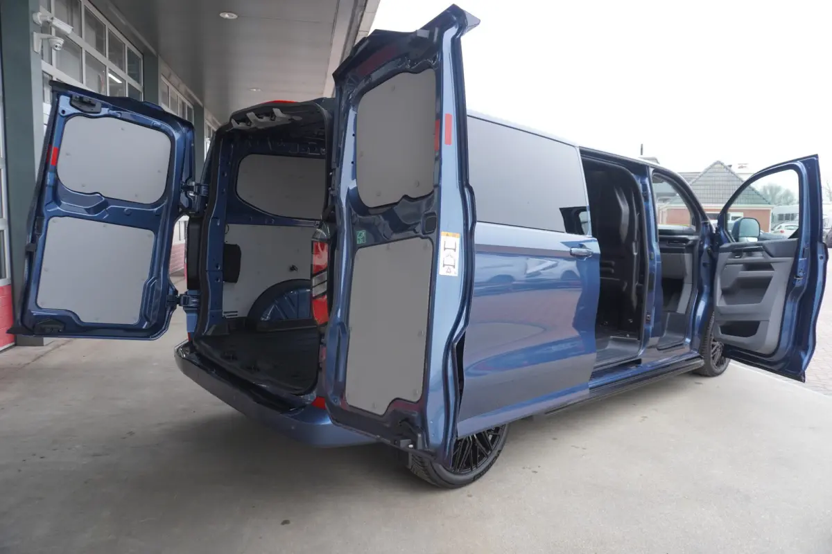 320L 2.0 TDCI 170PK L2H1 Limited Automaat Nr. V018 | Airco | adap.Cruise | Navi | Camera | Blis | 20 inch Lm Velgen Raptor grill /Site steps met verlichting