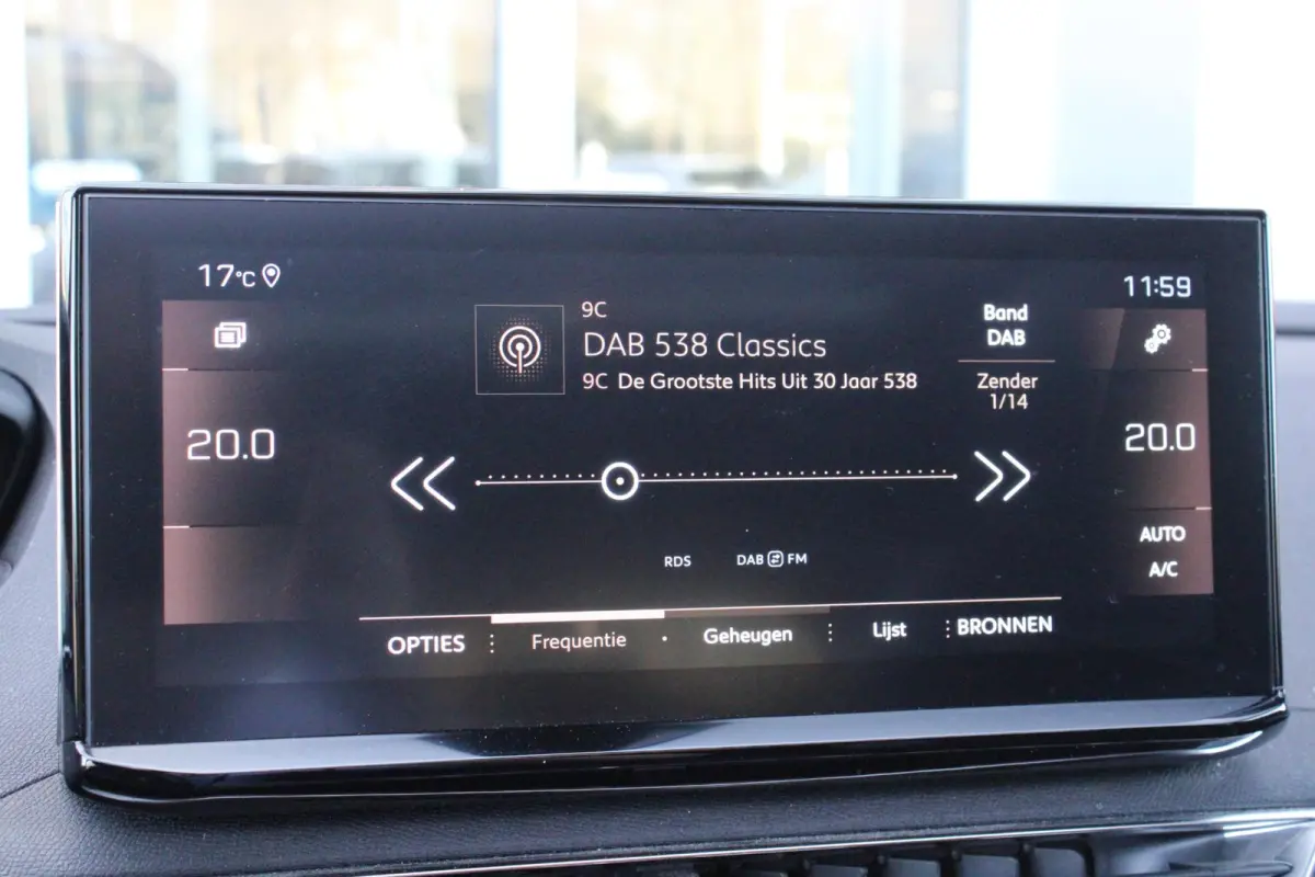 1.2 130PK AUTOMAAT GT PACK BUSINESS | PANORAMISCH SCHUIF/KANTEL DAK | AFNEEMBARE TREKHAAK | ALCANTARA BEKLEDING | FULL LED KOPLAMPEN | FOCAL AUDIO SYSTEM | 19" LICHTMETALEN VELGEN | CLIMATE 