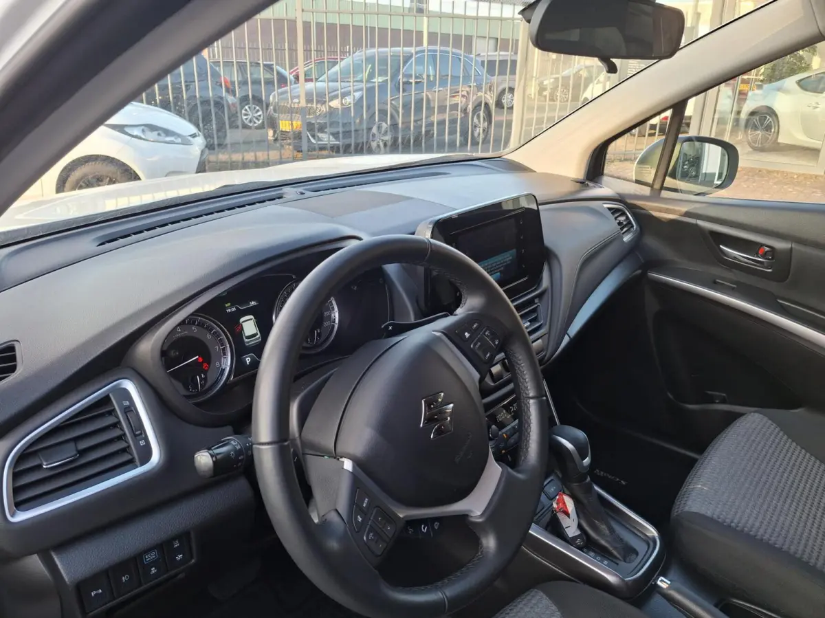 1.5 Hybrid Select afn.trekhaak AUTOMAAT