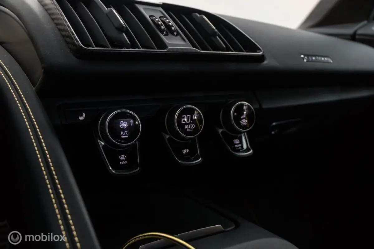 - Exclusive V10 PLUS 610pk 5.2 FSI Quattro