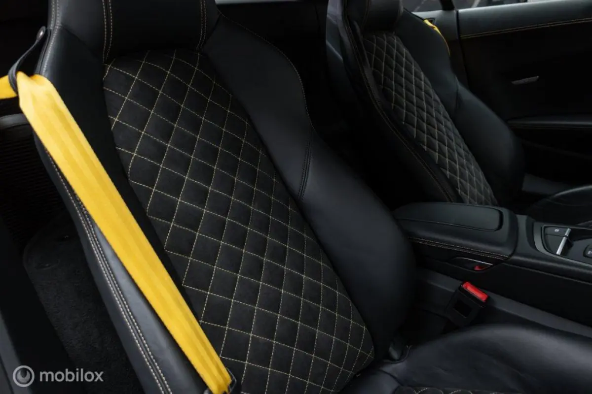 - Exclusive V10 PLUS 610pk 5.2 FSI Quattro
