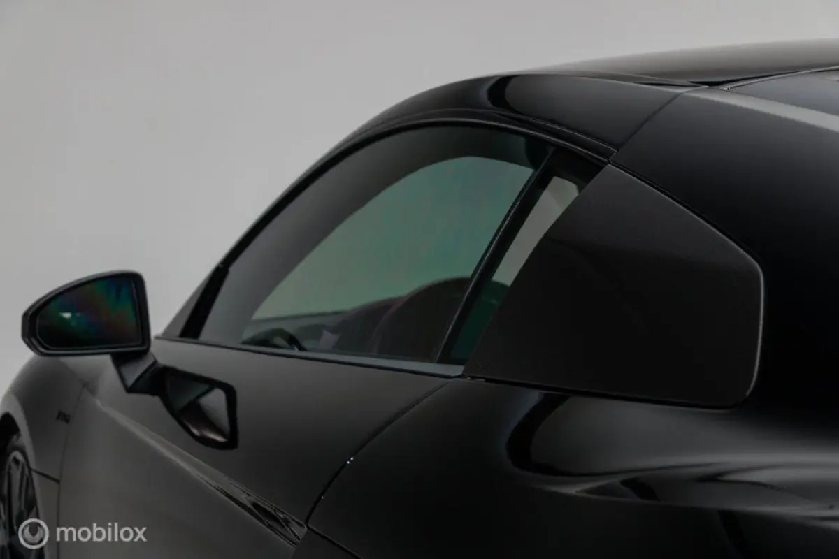 - Exclusive V10 PLUS 610pk 5.2 FSI Quattro
